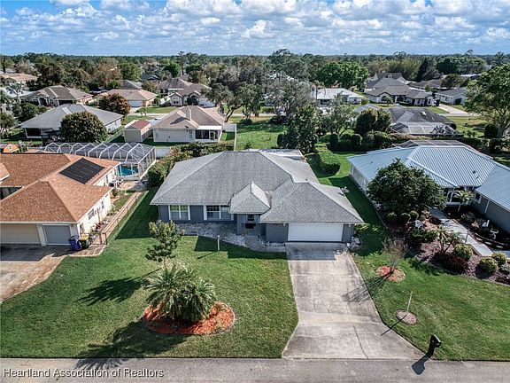 3rd image of 419 Barcelona Dr