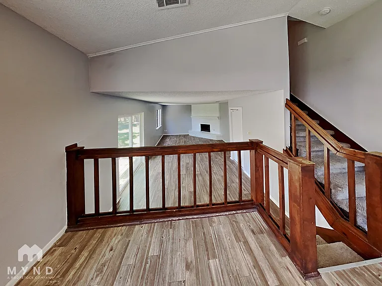 4714 Crested Rock Dr — Photo 11