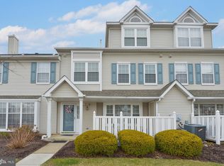 302 Oswego Ct, Mount Laurel, NJ 08054