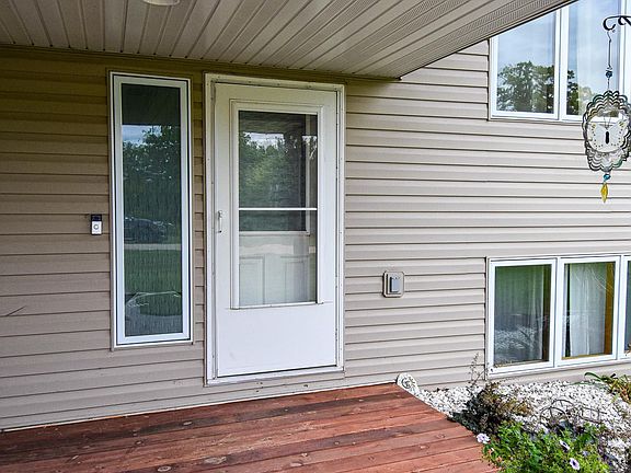 4th image of 365 Healy Ave W