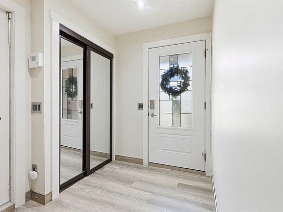 2nd image of 443 S Brae Glen Cres SW