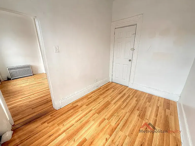 718 4th Ave #3 — Photo 3