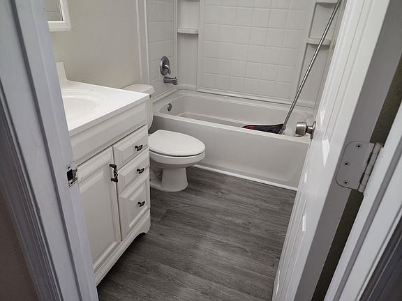 2nd image of 1229 Bayshore Dr N