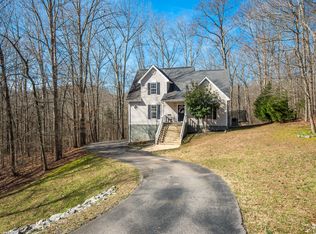 546 Lauren Park Dr, Burns, TN 37029