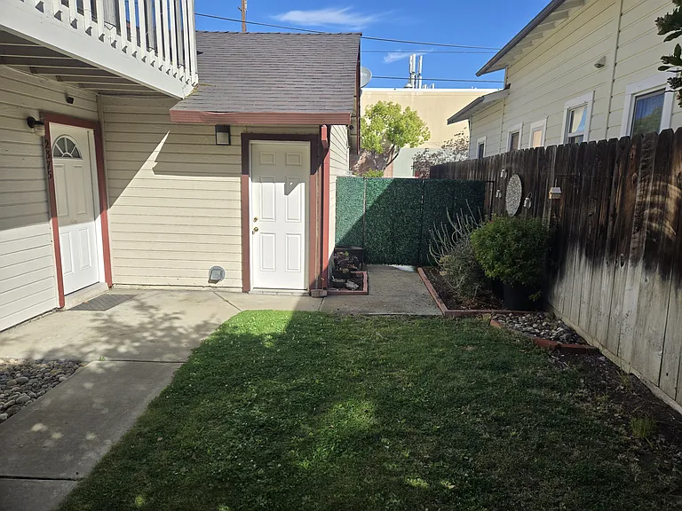 2375 2nd St — Photo 9