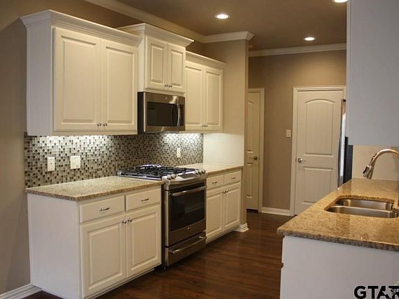5th image of 5010 Forestwood Blvd