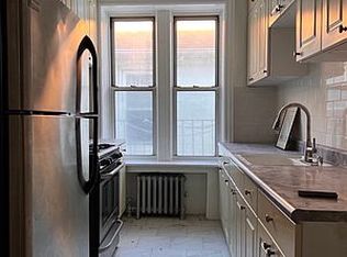 114 Terrace Pl #2R, Brooklyn, NY 11218