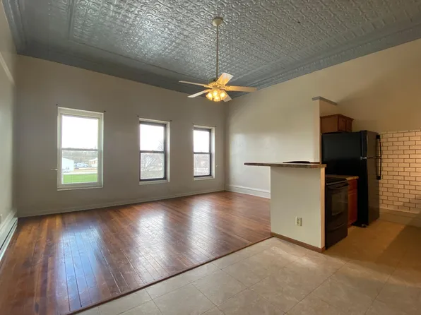 112 E Waupansie St, Dwight, IL 60420
