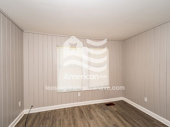 1379986_004_living_room_13962146.jpg