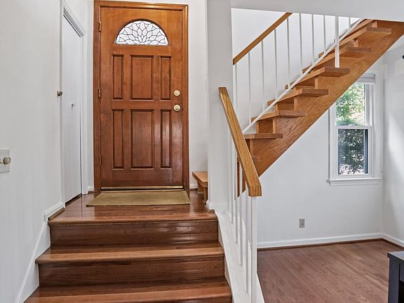 2nd image of 4806 Fairfax Dr #5