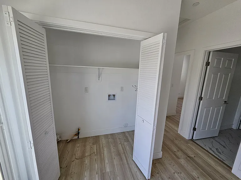 10206 Larson Ave — Photo 11