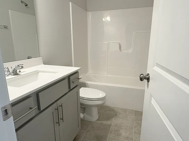 125 Red Robin Rd — Photo 18