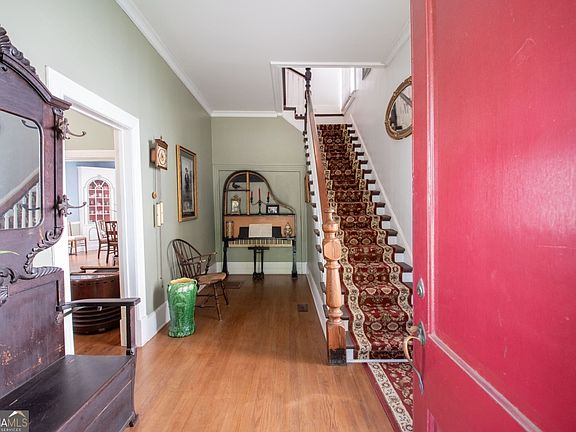 4th image of 504 Dartmouth St