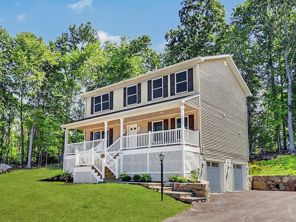 32 Spruce Rd