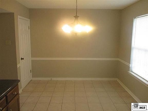 3rd image of 117 Wellington Pl