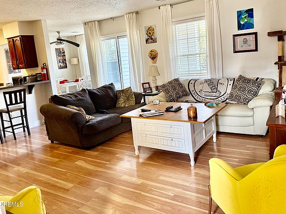 4th image of 1811 Waters Edge Drive