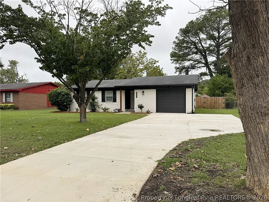 3 bed, 2.0 bath, 1405 sqft, $1,500 — Photo 3