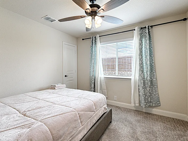 1721 Maplewood Dr — Photo 13