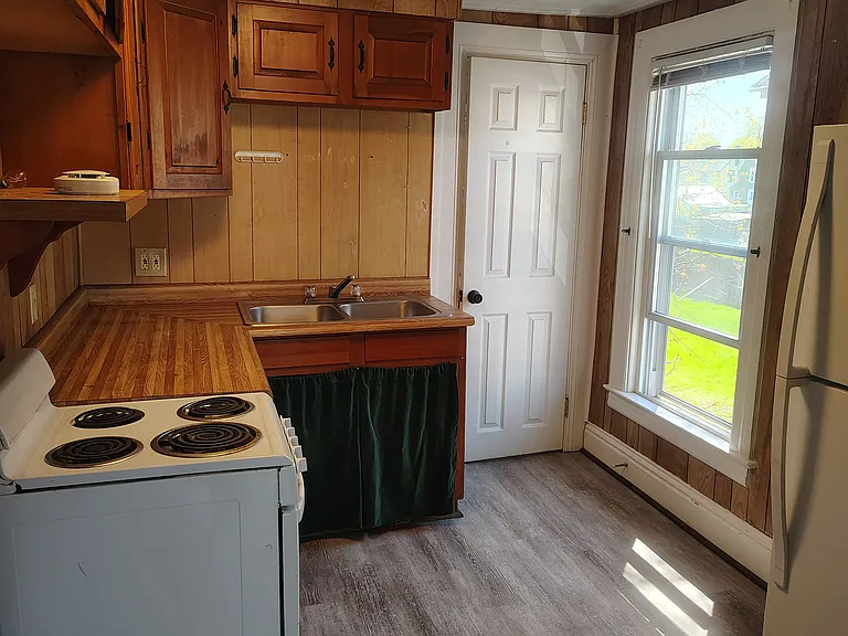 207 Phelps St #2 — Photo 6