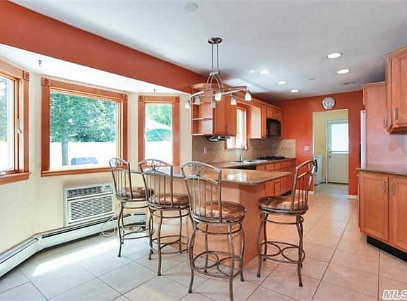 4th image of 4 Fairhaven Dr