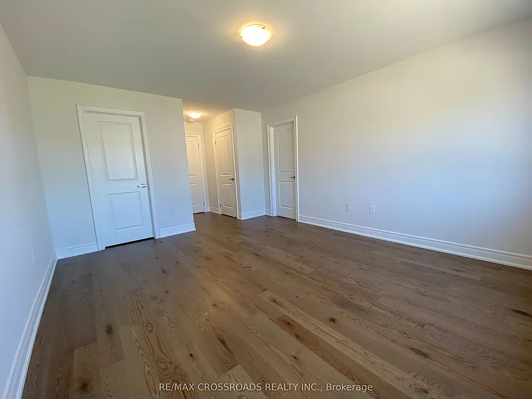 4 Kamper Ave — Photo 27