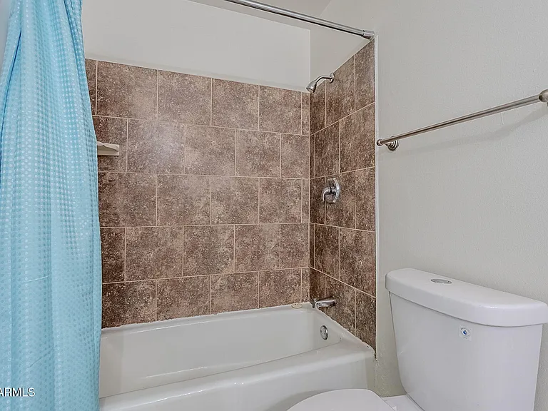 1904 E Manhatton Dr — Photo 42
