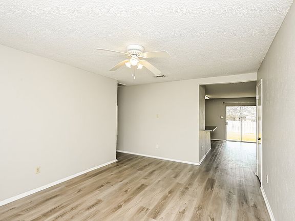 4th image of 716 Admiralty Way