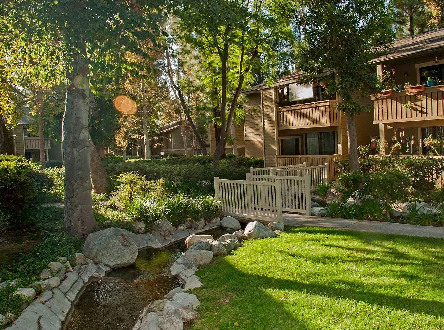 River Oaks Apartments — Photo 2