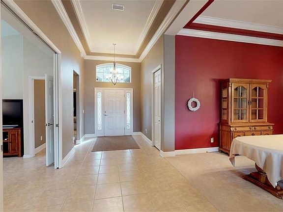5th image of 1021 W Lake Valley Ct