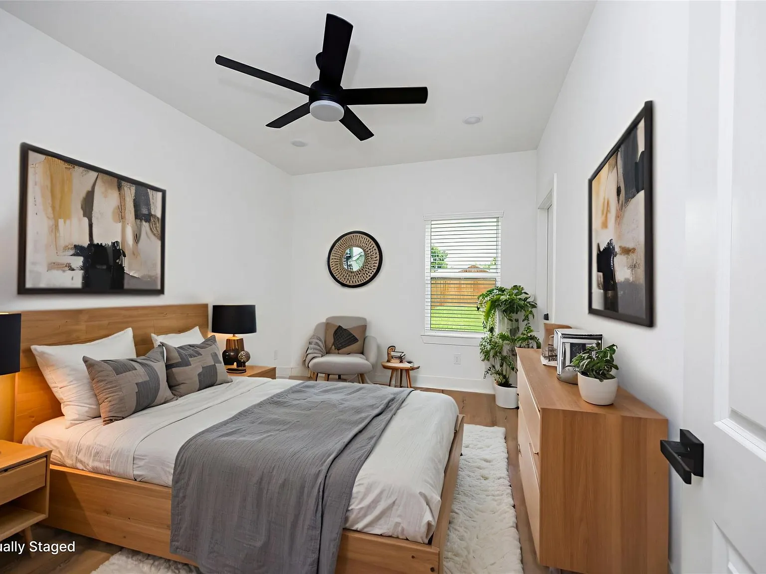 3 bed, 1302 sqft, $1,750 — Photo 3