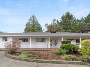 7037 Dickinson Rd, Lantzville, BC V0R 2H0