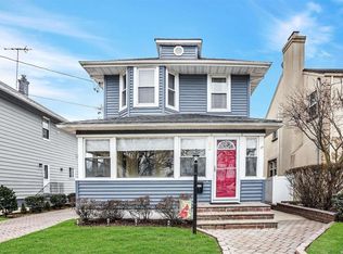 83 Nottingham Rd, Malverne, NY 11565