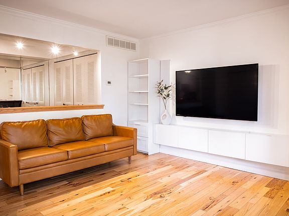 5th image of 531 Longshore Dr #1