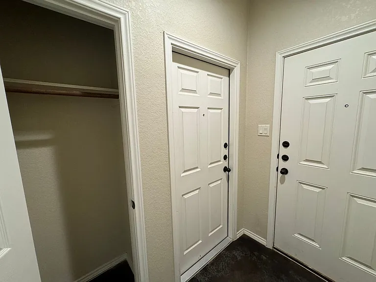 204 Ragsdale Way — Photo 2