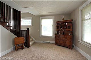 5th image of 3752 Coit Ave NE