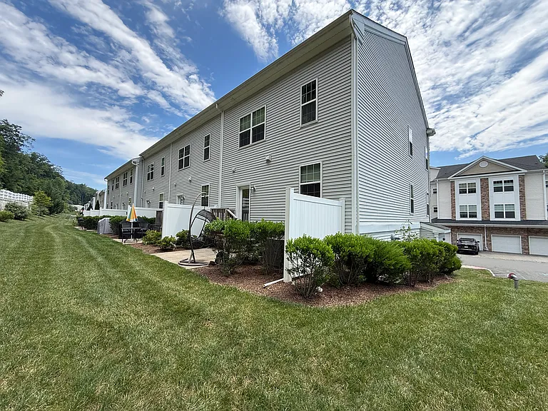 502 Parkview Ln — Photo 15