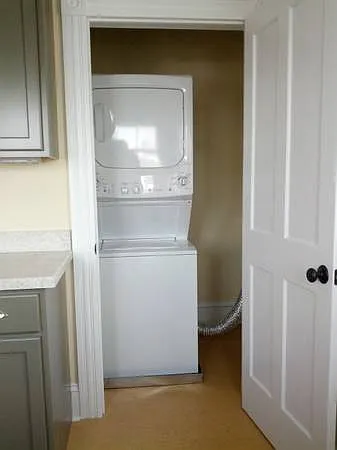 1 bed, 900 sqft, $1,350 — Photo 4