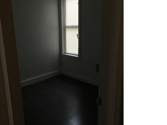 4th image of 537 S Salford St