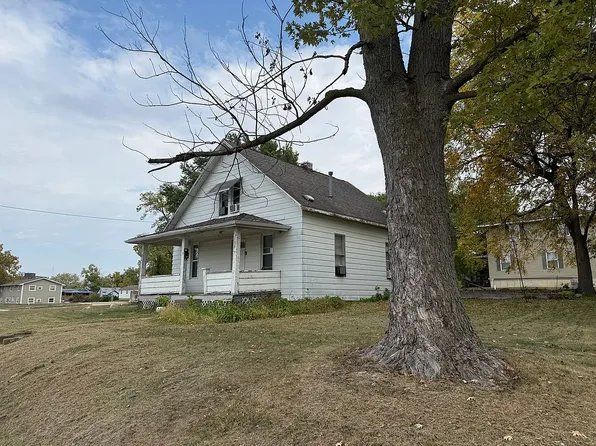 615 N Avery St, Macomb, IL 61455