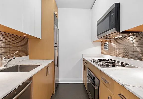 5th image of 211 E 51st St APT 4B