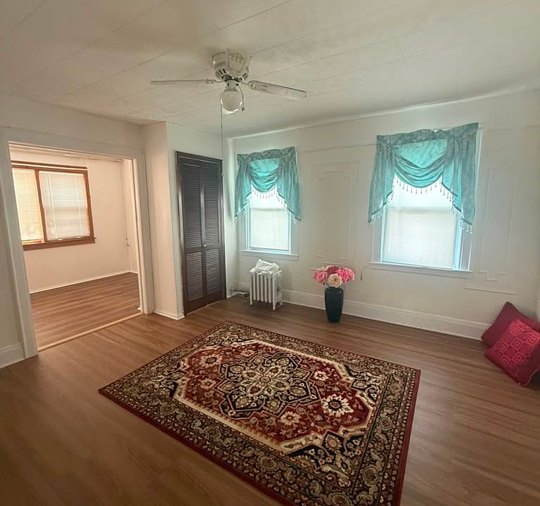 1st image of 10935 96th St #2R