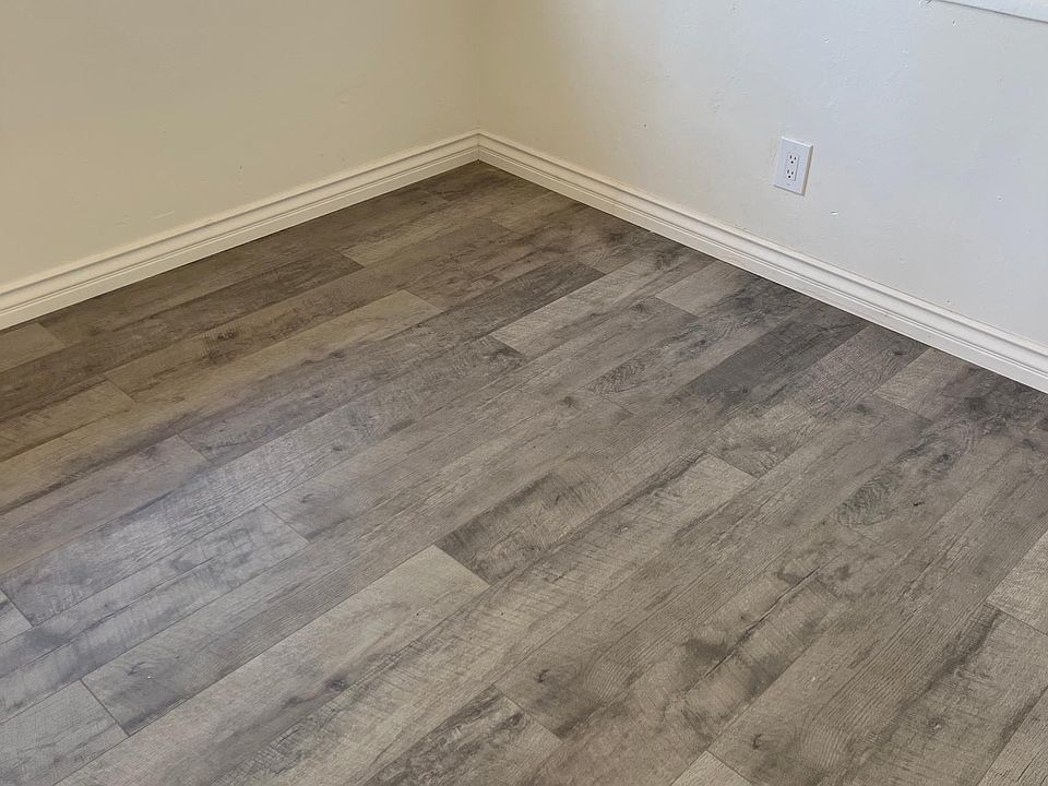 1st image of 2414 W Edinger Ave