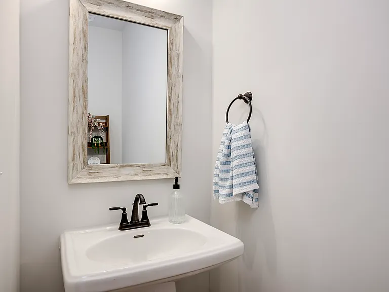 4061 Cottingham Way — Photo 16
