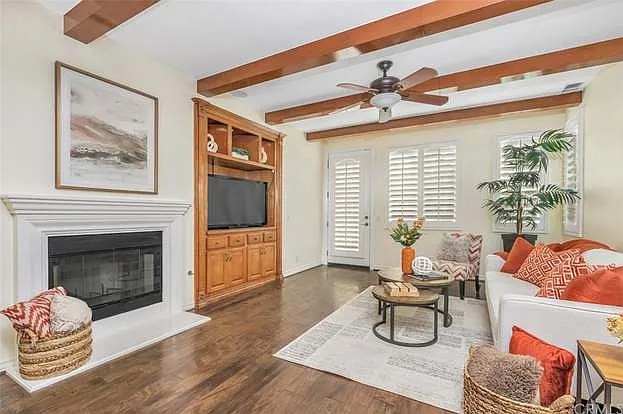 4 bed, 2345 sqft, $5,300 — Photo 4