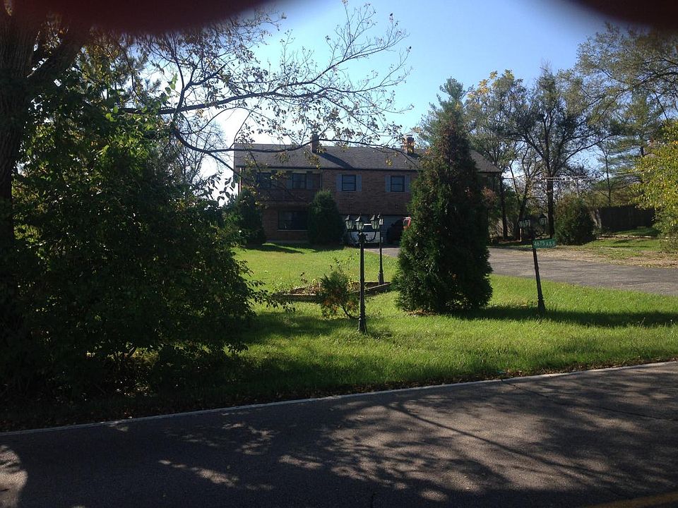 curb view: side A from Booth Rd