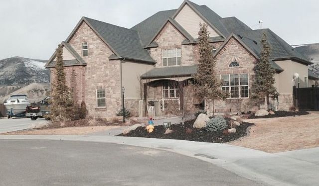 1st image of 3041 Portland Ln