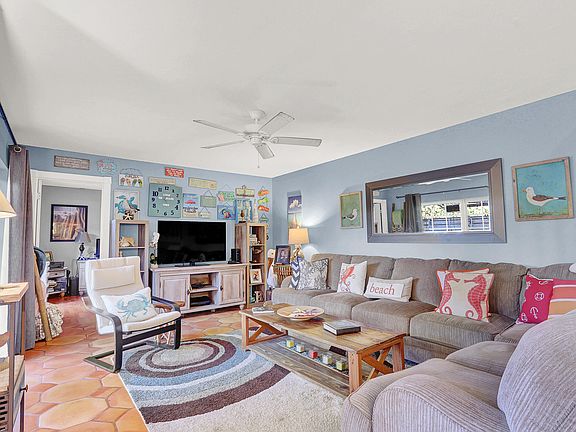 2nd image of 904 9th Terrace