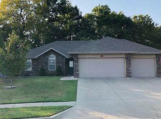 5653 W Sunflower Dr, Springfield, MO 65802