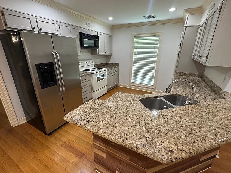 127 Lynn Dr — Photo 6