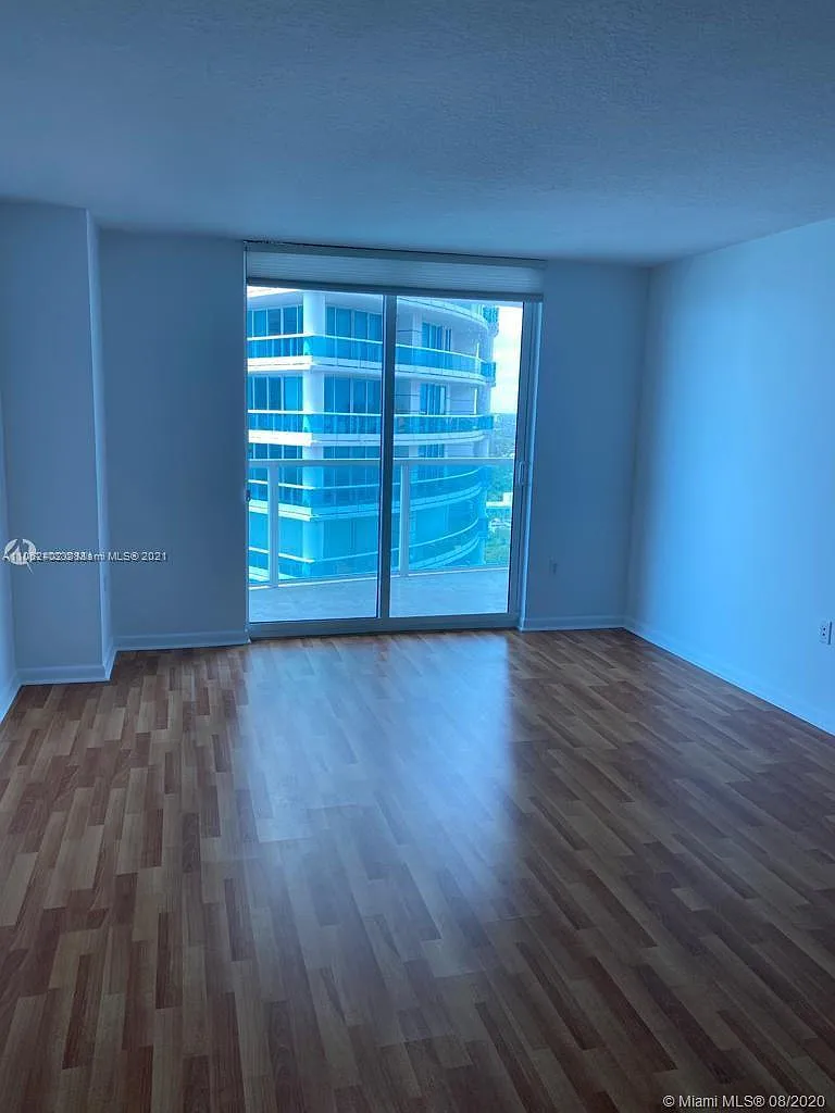 1 bed, 791 sqft, $3,100 — Photo 3